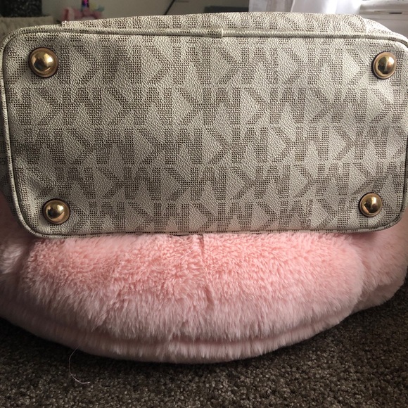 Michael Kors Purse - Picture 6 of 6